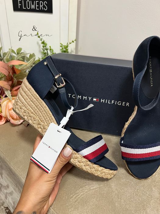 Нови с етикет дамски сандали Tommy Hilfiger