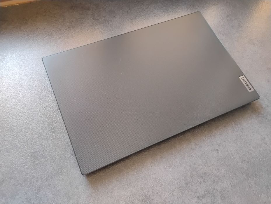 Laptop Lenovo - Ryzen 5 - 5000serie - Vega 7 - 24GB