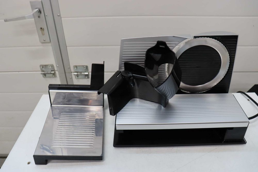 Слайсър, Graef S 32000 Електрическа машина за рязане неръждаема стомана, 170W,(алуминий, неръждаема стомана, 237мм, 343мм, 252мм, 393мм)