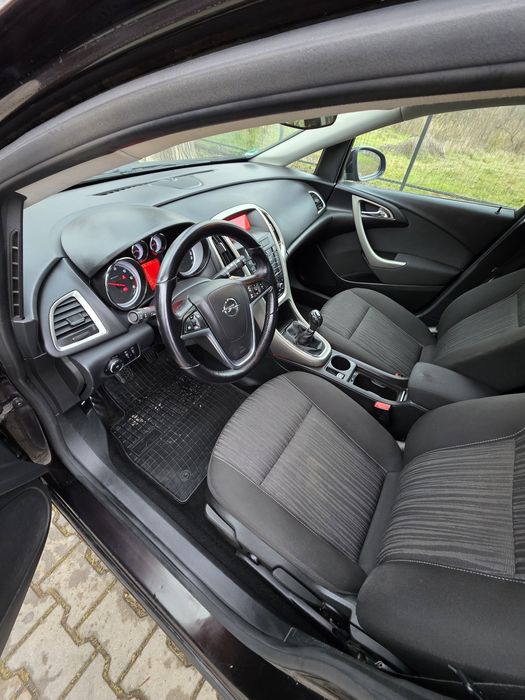Opel astra J 1.7 cdti 131 cp