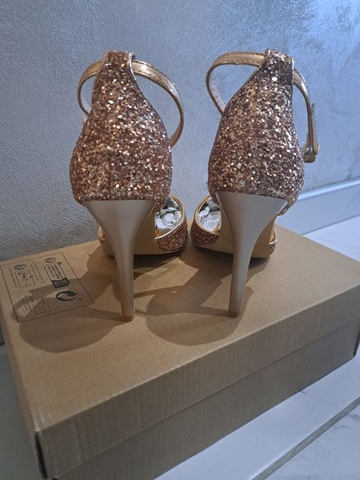 Дамски токчета ,подходящи за бал