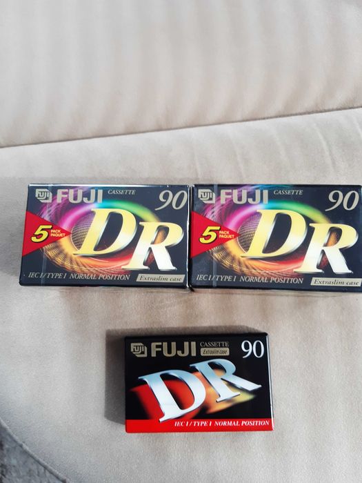 Лот от 22 нови аудио касети