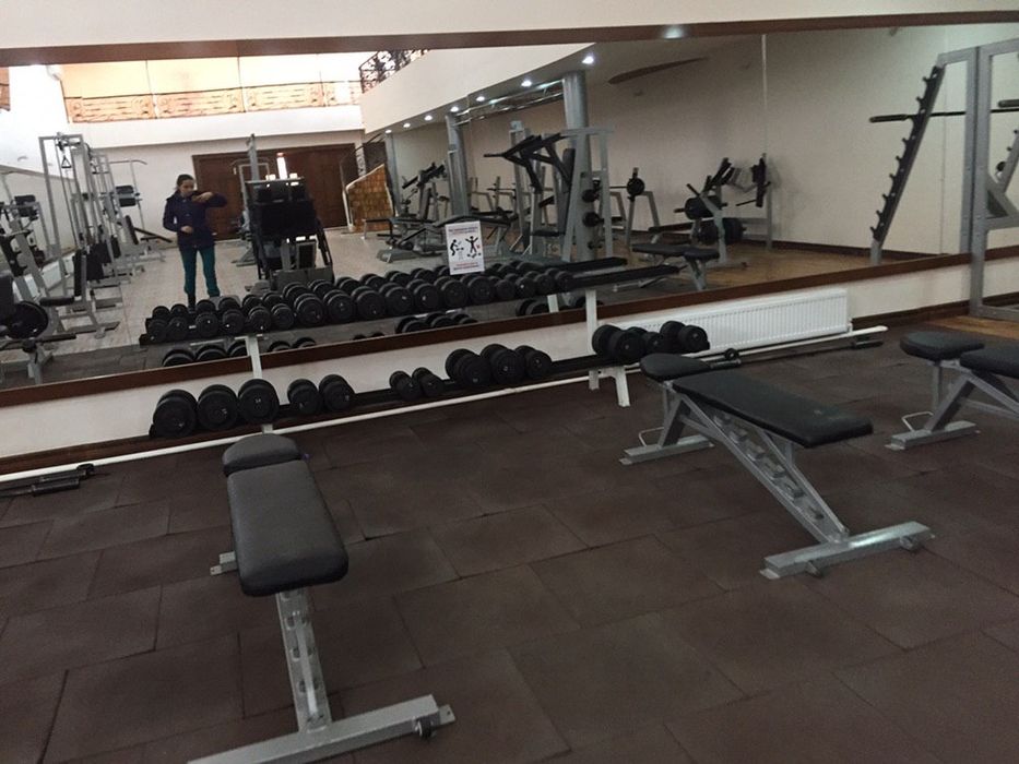 Продается спорт инвентарь: беговая дорожка велосипед