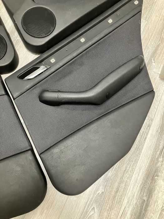 Обшивки дверей,дверные карты бмв е46 рекаро