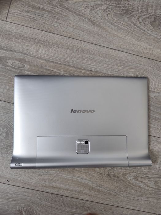 Tableta Lenovo 13" cu videoproiector