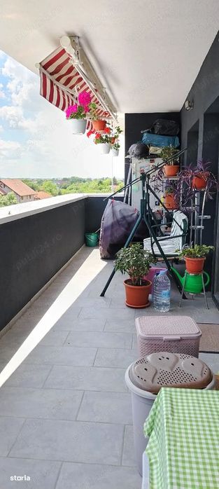 Apartament cu 3 camere - zona Buziasului - decomandat