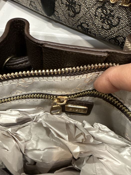 Дамска Чантаичка Guess