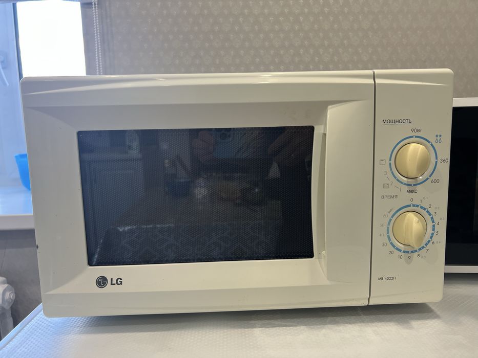 Продам микроволновую печь б/у