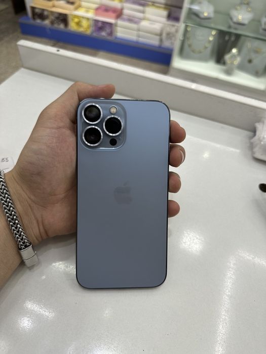 IPhone 13 pro max qiz bola ishlatgan