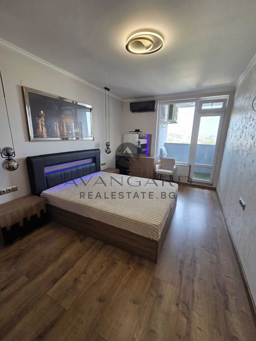 Продава се Тристаен апартамент в Пловдив, Център - 120 кв.м за 2384 €/кв.м - Снимка #4