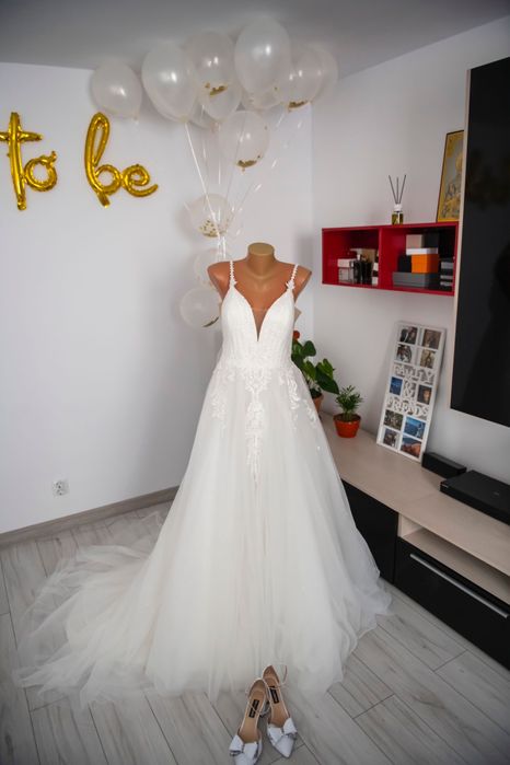 Rochie de mireasa din matase naturala si pantofi piele naturala