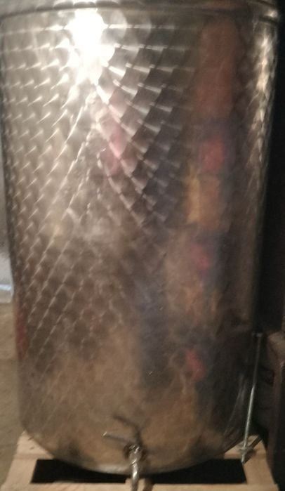 Vand butoi vin inox 300 L ,4 bucati