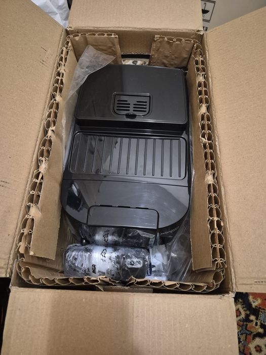 Автоматическвя кофемашина delonghi ecam 220.60