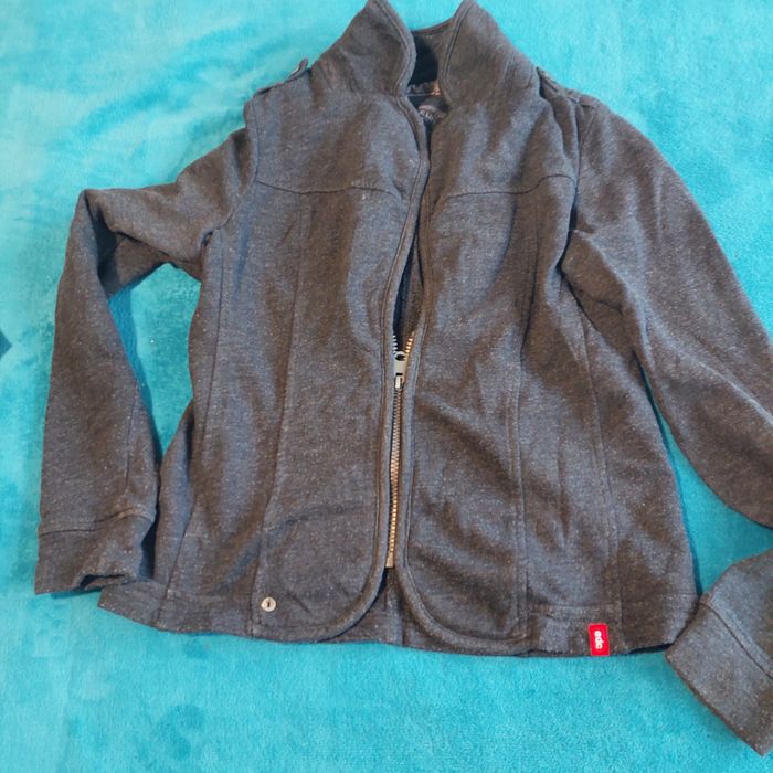 Bluza și blugi fete