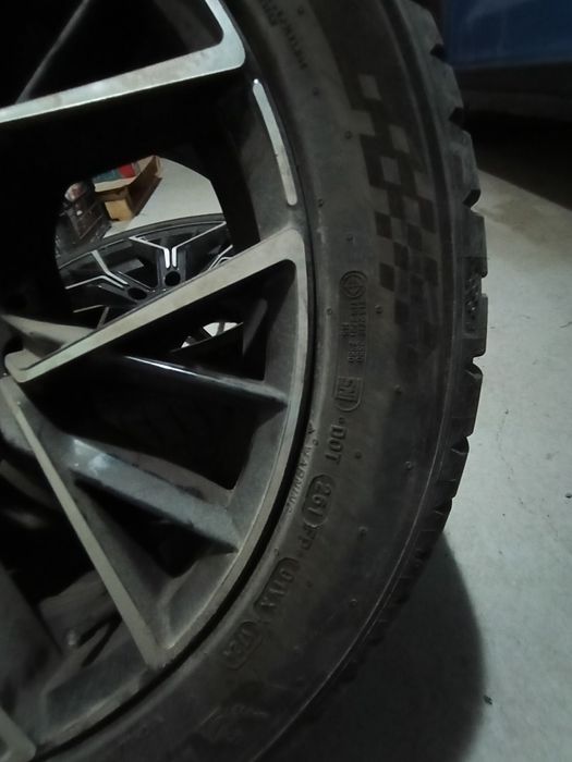 Джанти с гуми за BMW 18 ц. Спорт пакет