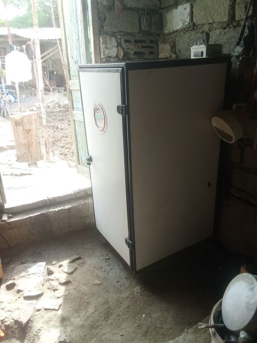 Инкубатор сотилади