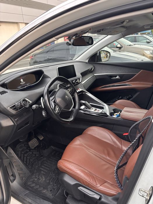 SUV automat inmatriculat RO- Peugeot 3008 1.2 benzina, distributie si articulatii schimbate, stare foarte buna