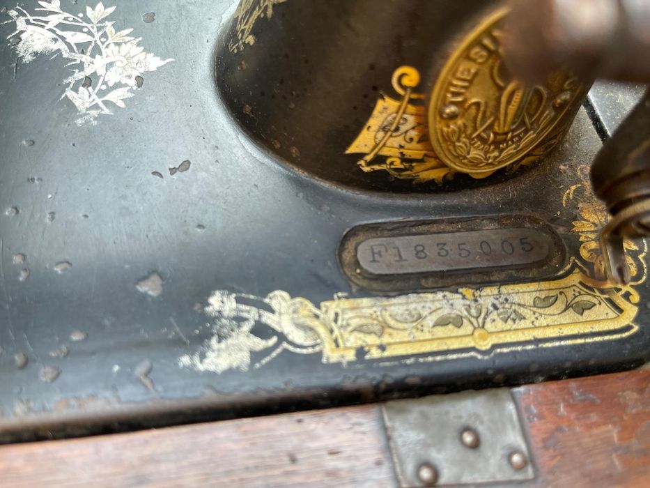 Mașină de cusut SINGER