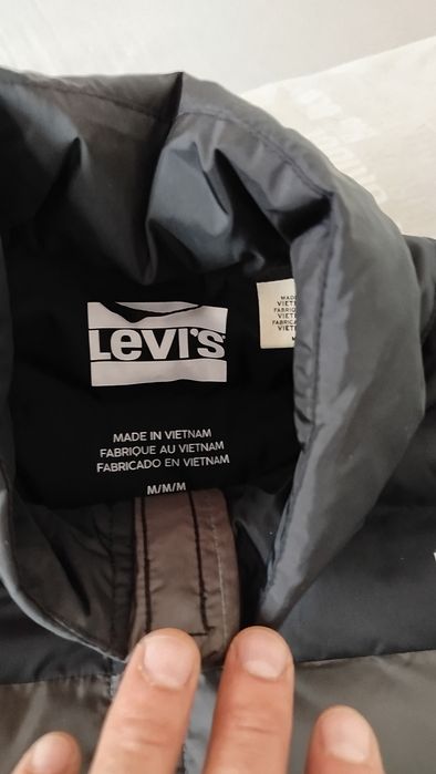 Geaca levis noua