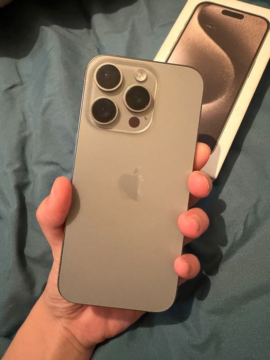 Продам iphone 15 pro срочно