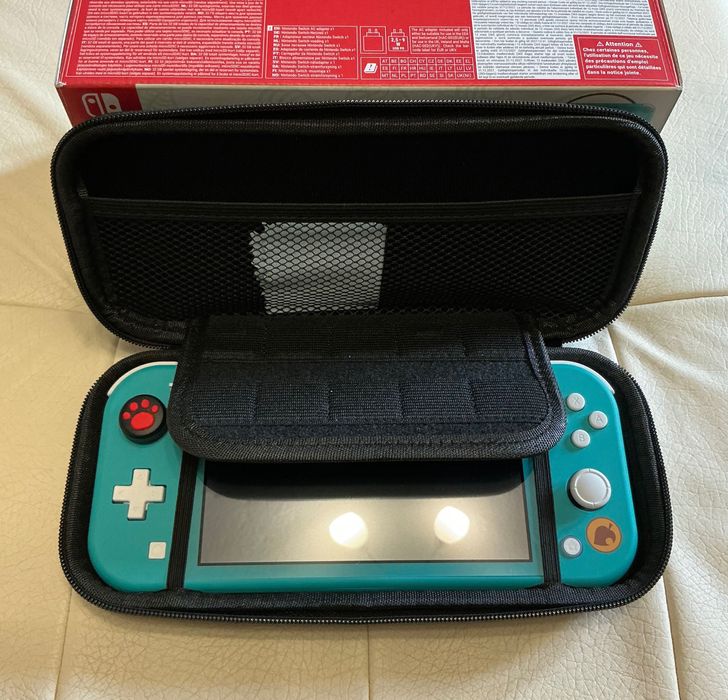 Nintendo Switch Lite + БГ гаранция + подаръци