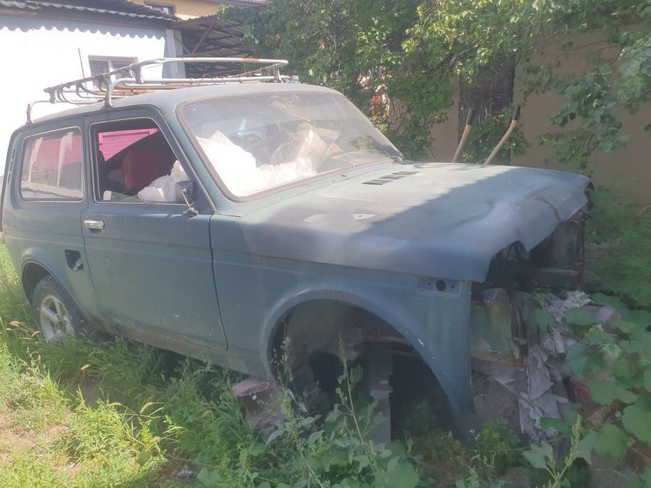Продам ниву 2121