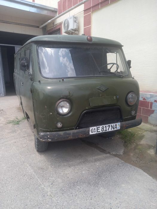 Машина УАЗ 1969 год