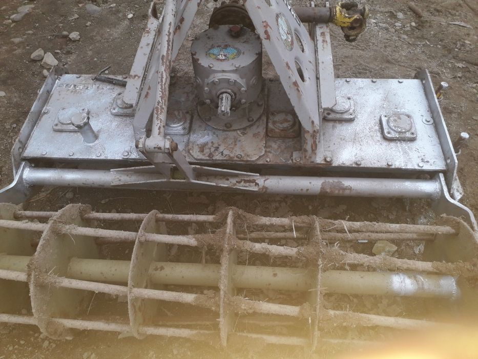 Grapă rotativă în stare bună de funcționare și cardan cu ambreaj