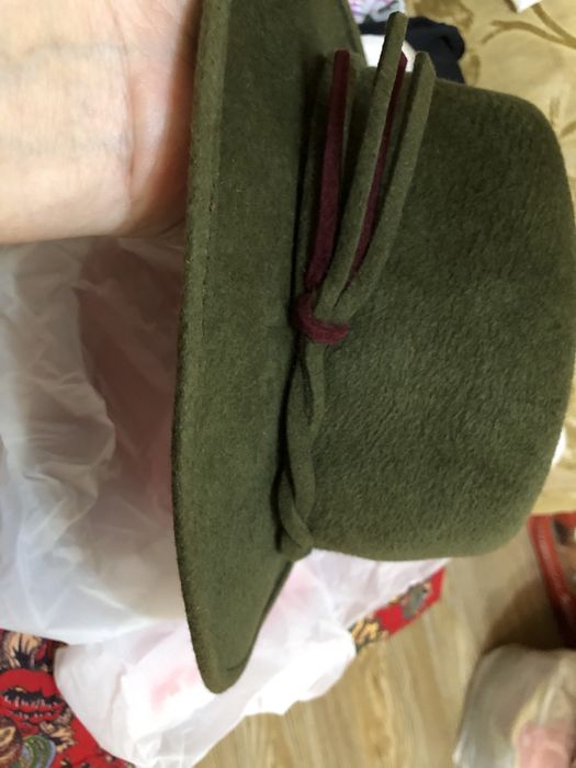 Продается шляпа.