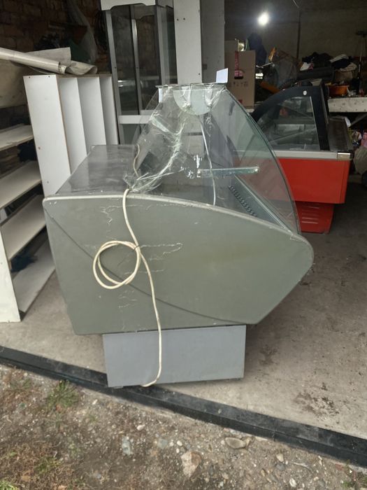 Холодильник витринный