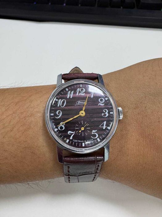 Продам раритетные часы ЗИМ (ZIM pobeda 2602)