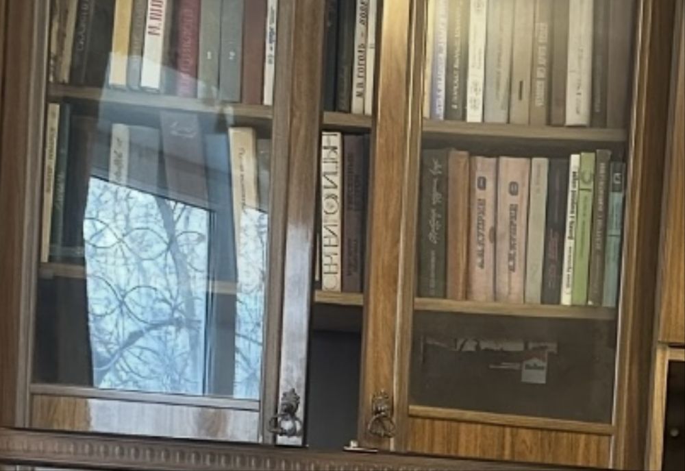 Очень много книг из личной библиотеки