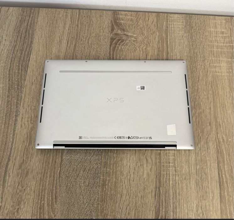 XPS 9320 OLED i7-1260 FULL METAL Nvem 2 TB Super SLIM 1 CM Bateria 12H