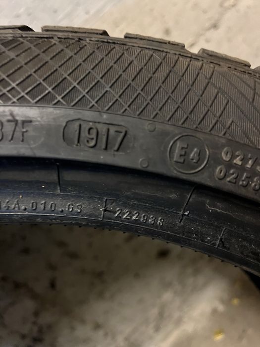 Зимни гуми 235/40/18