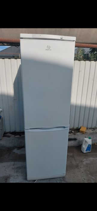 Холодильник индезит рабочая Доставка есть