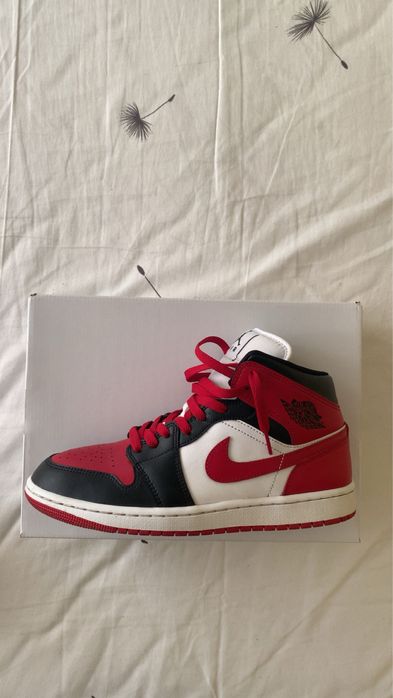 Jordan 1 Mid Mărimea 41
