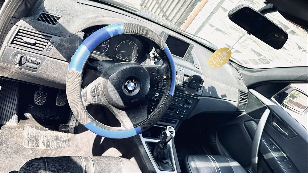 BMW X3 2005, acte la zi, ambreiaj nou, scaune piele încălzite, trapă, senzori parcare. Merge bine. Ușă dreapta zgâriată, preț negociab