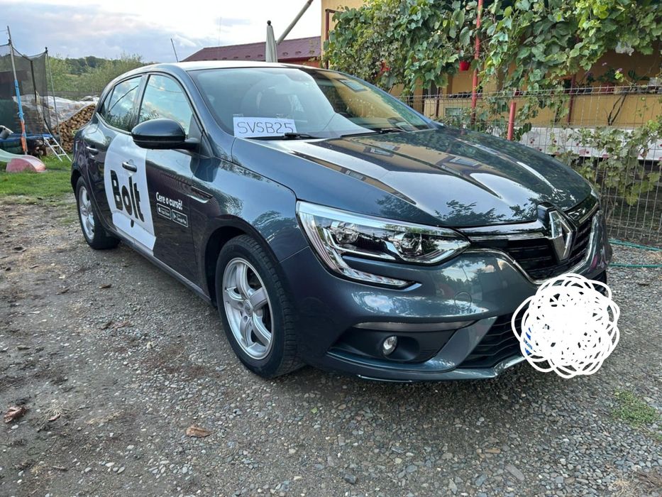 Vând/Schimb megan 4 avariat