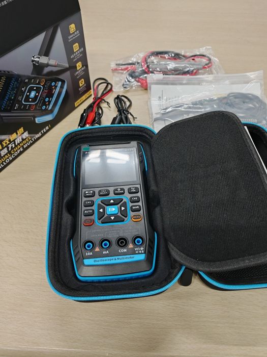 Osciloscop digital cu multimetru si generator de semnal FNIRSI 2C53T