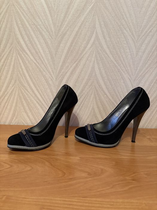 Туфли на шпильке замша