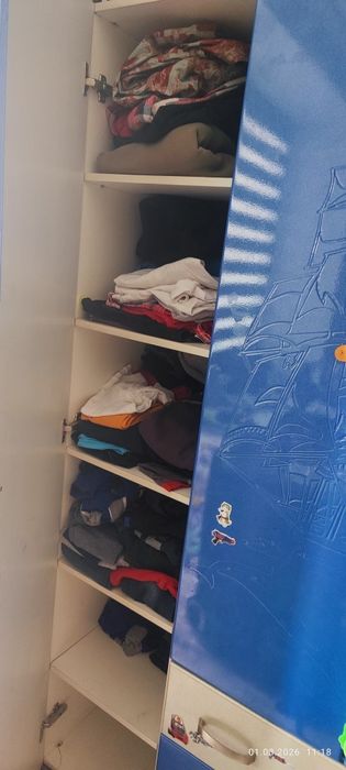 Шкаф в детскую синий