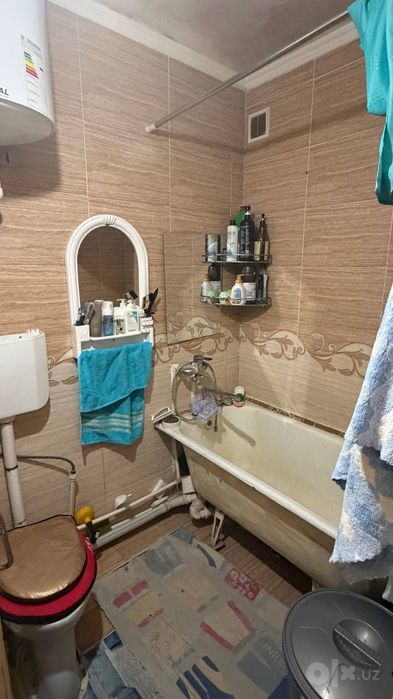 1 xonali uy sotiladi gazalkentda qorangi bozorda