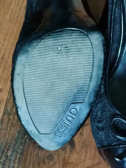 Дамски официални обувки GUESS