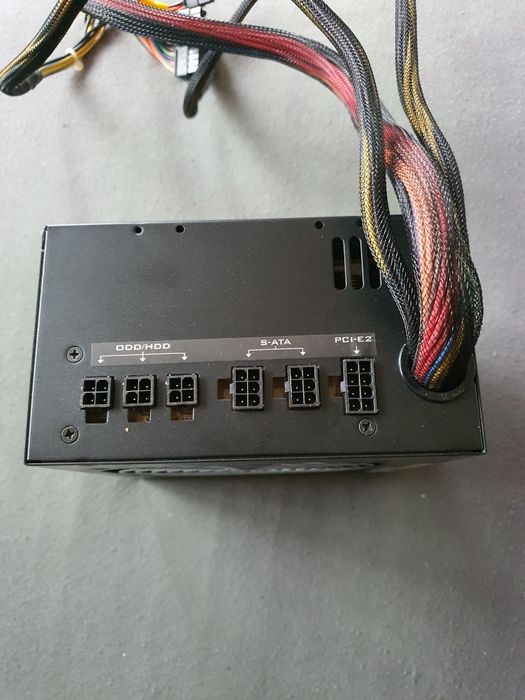 Захранване ZALMAN 600 w  полумодулно