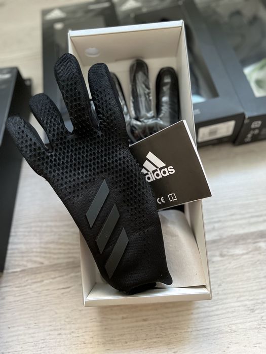 Перчатки вратарей Predatop 20 pro