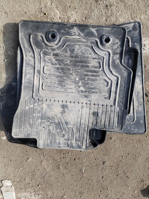 Полики резиновы Corolla 5000тг