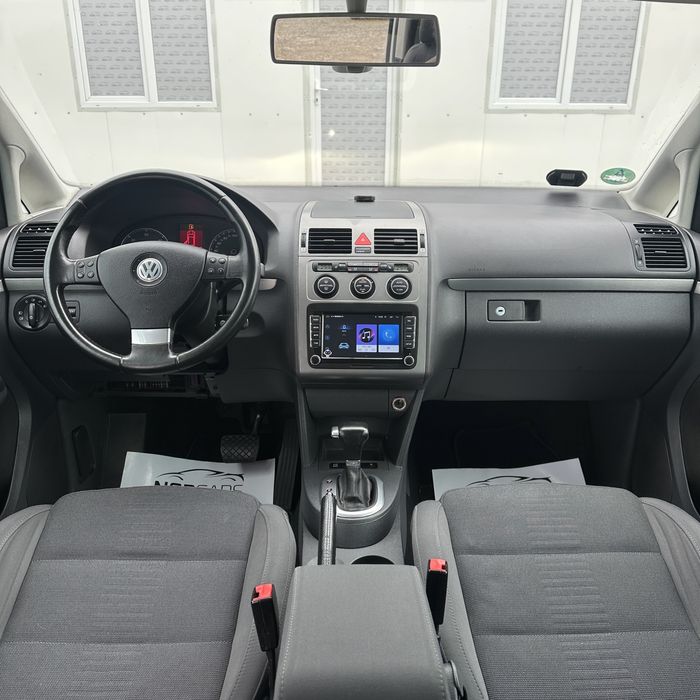 VOLKSWAGEN Touran 0 — imagine 5