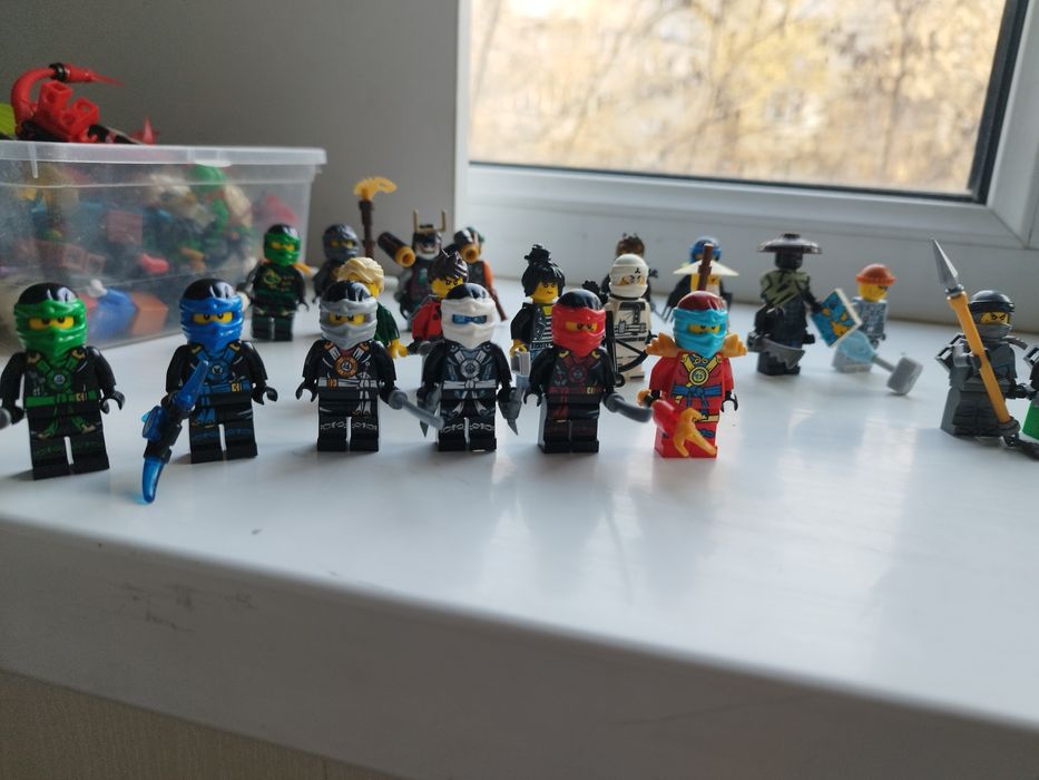 Продам Лего минифигурки(только китайские)
