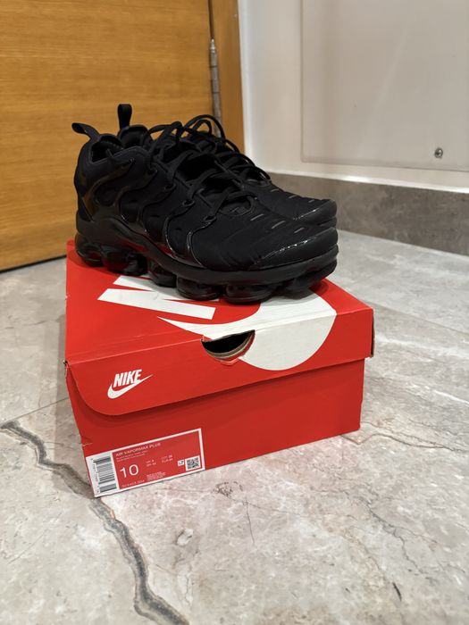 NIKE vapormax plus