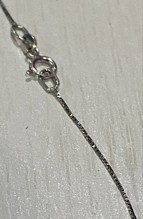 Страхотно Бяло Златно синджирче с кръстче и черни диаманти